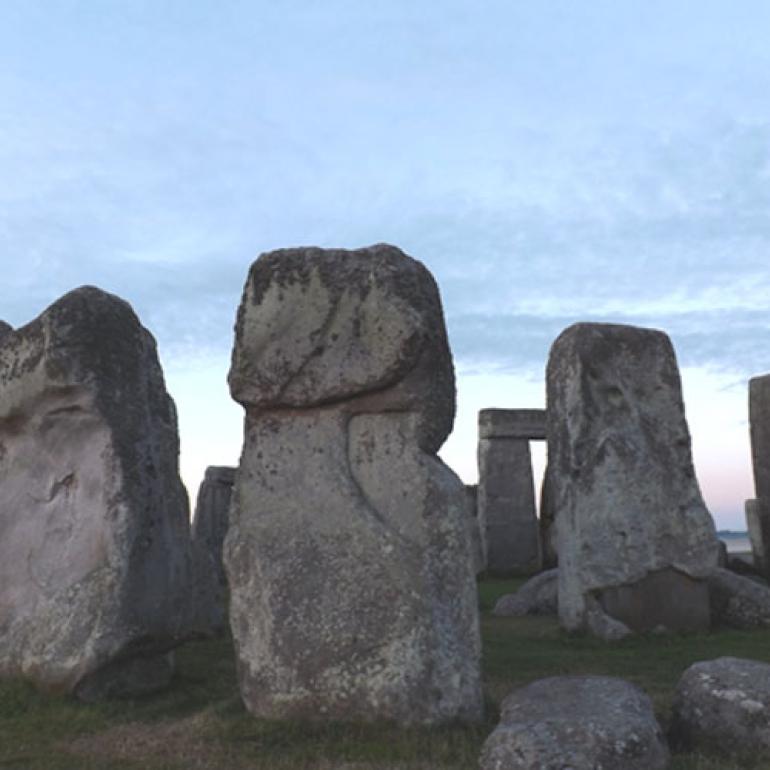 Stonehenge - kamenné sluneční hodiny a starověká observatoř | Přesný čas online.cz